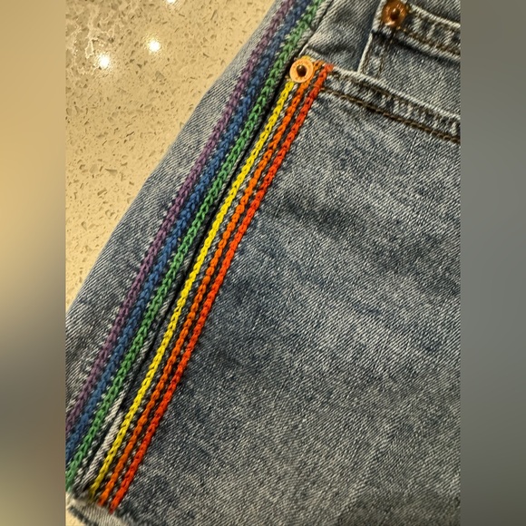 GAP Pride Rainbow Embroidered 3” Denim Shorts 27 New - Picture 9 of 15